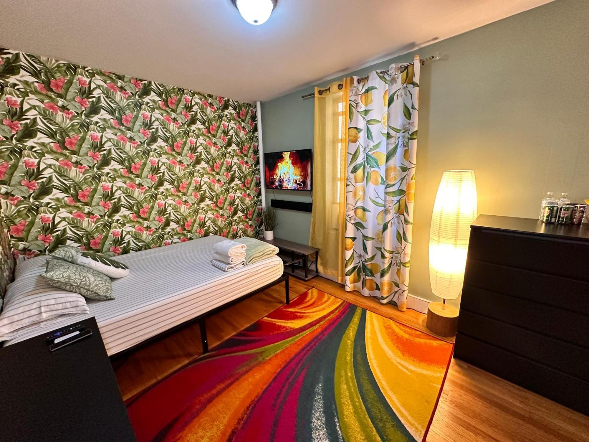 Tropical Comfort Room In Harlem Cozy Stay With Snacks & Style ニューヨーク エクステリア 写真