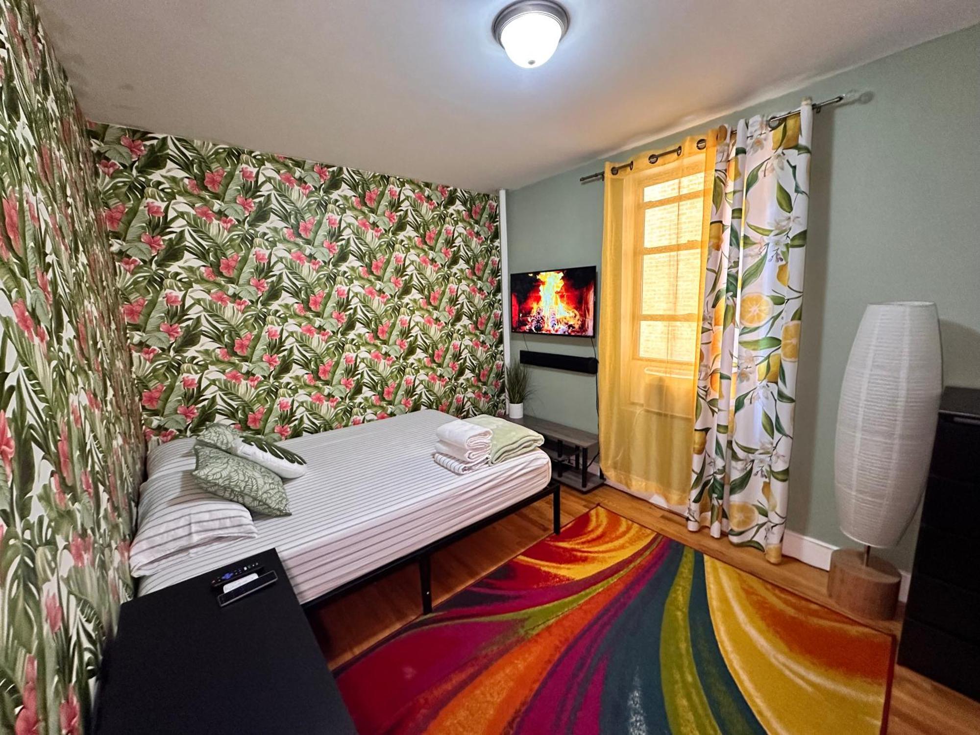 Tropical Comfort Room In Harlem Cozy Stay With Snacks & Style ニューヨーク エクステリア 写真